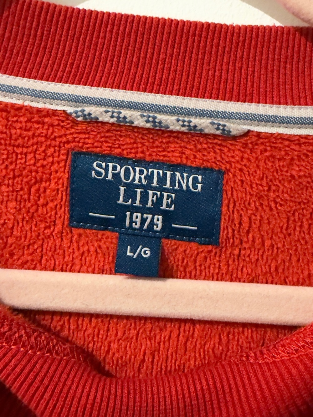 VintageWomen’s Red Crewneck Sweatshirt - Casual Pullover - Picture 4 of 5